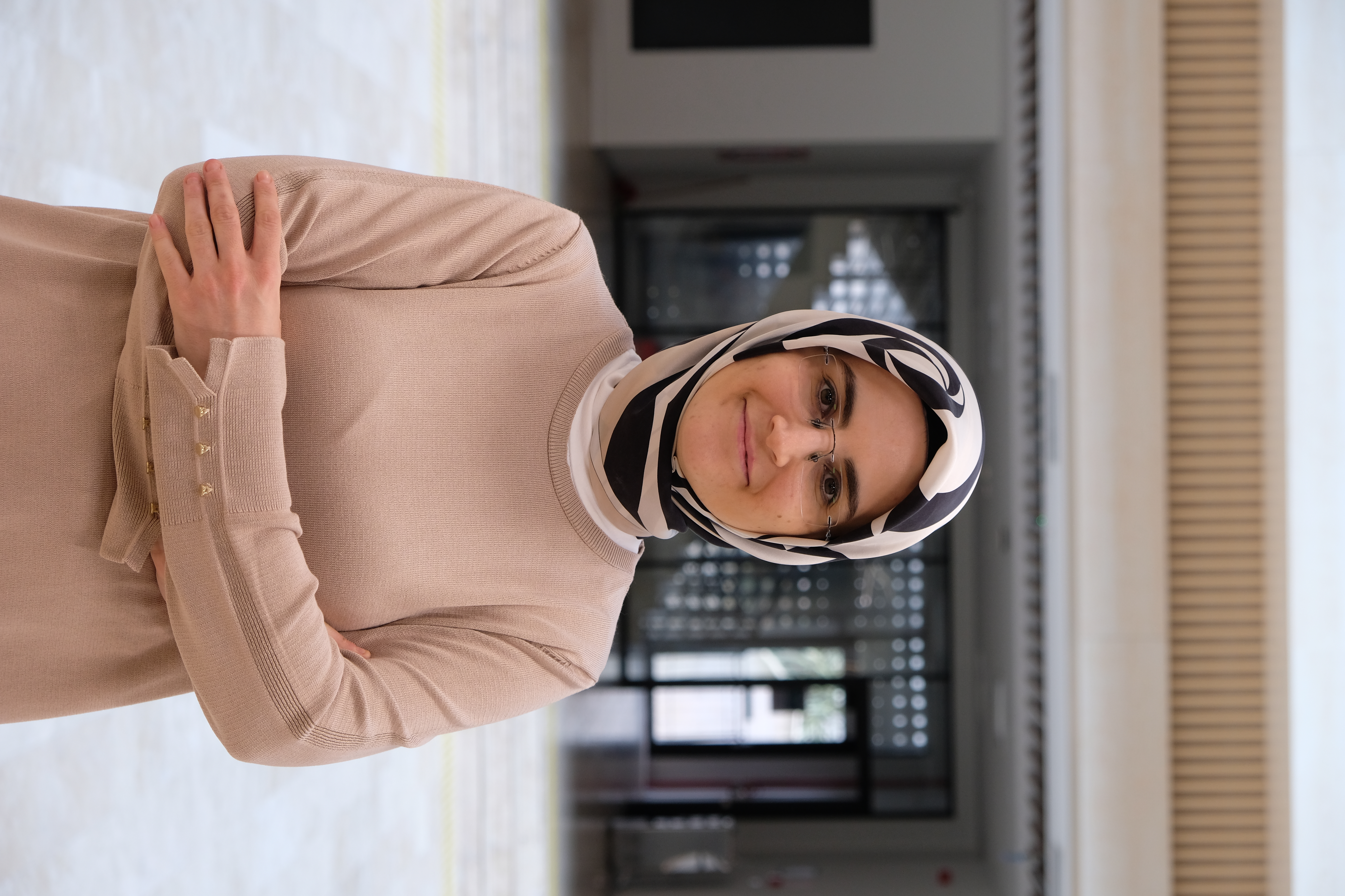 TuğbaÖzgören.JPG (12.28 MB)